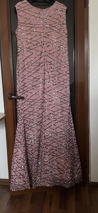 Vând rochie purtată o singura dara