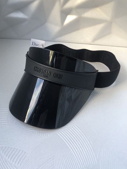 Козирка с УВ 400 защита 2 цвята черна