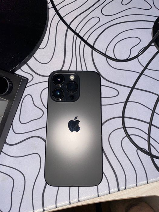 Продам айфон 14 про