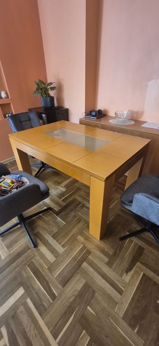 Дървена маса на уникална цена