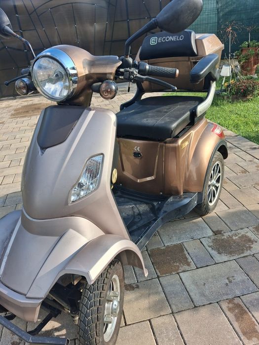 Scuter electric cu 4 roti/ scuter persoane cu dizabilități