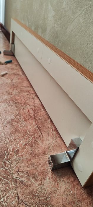 Полка под телевизор