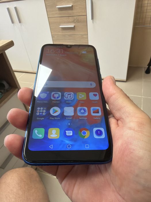 Huawei Y7 (2019) 3/32gb - отлични