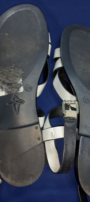 Продам босоножки летние