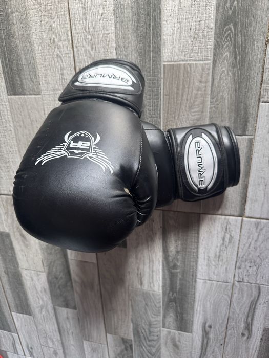 Manusi de box imecabile