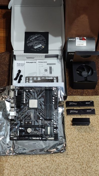 Kit complet placa B450M (Gigabyte) proc Ryzen 5 5600x 16gb DDR4 kingston