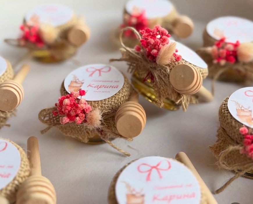 Подаръци за гости / бурканчета с мед - погача, кръщене, сватба, бал