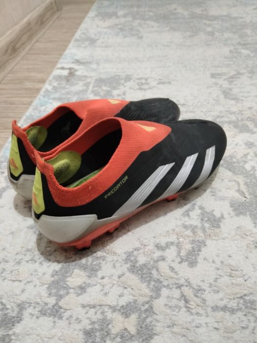 Predator бутсы сатылады