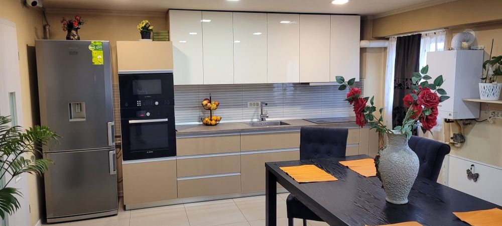 Apartament 3 camere 98mp