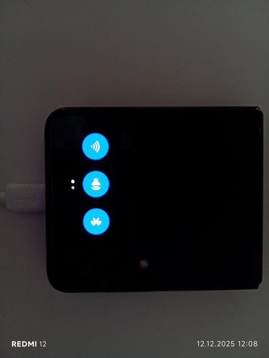 Продам samsung Flip 3