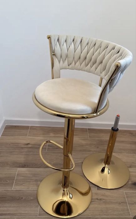 Set 2 scaune crem cu picior auriu sau argintiu