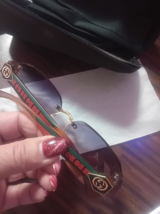 Чисто нови дамски очила с калъф и кърпичка