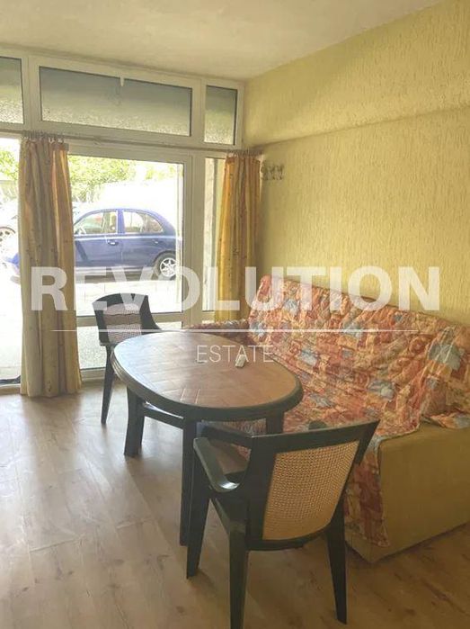 Дава се под наем Едностаен апартамент в Варна, Левски - 17 кв.м за 225 € - Снимка #1