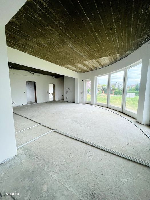 Casǎ de vânzare 7 camere P+E Sânmartin