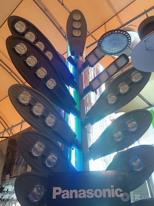 Прожектор лед проектор 220ватт и Солар лед  projektor led solnichniy