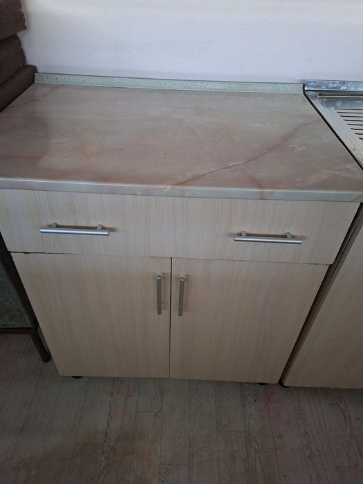 Кухонные шкафы 4 шт