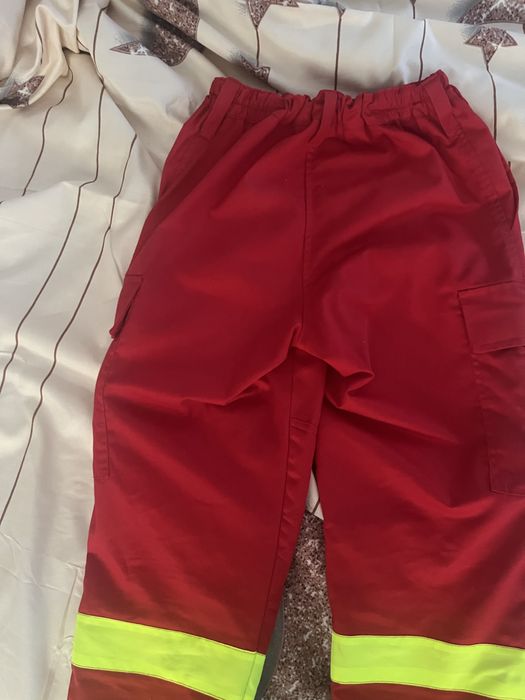 Pantaloni smurd