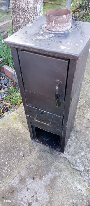 Soba pe lemne sau brichete