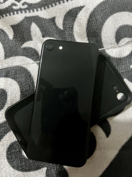 Айфон 8 черный в идиал