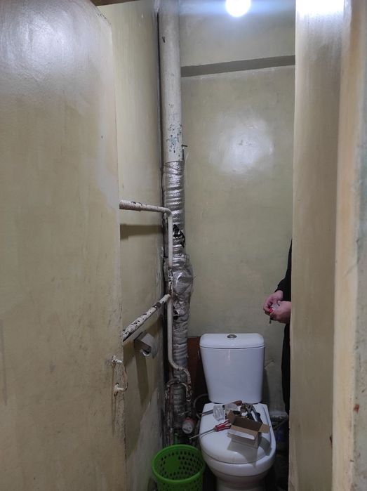 Продаётся. Юнусабад 2 кв.
1/4/4. своя.
34м.кв.. галерейка кирпич.
орен