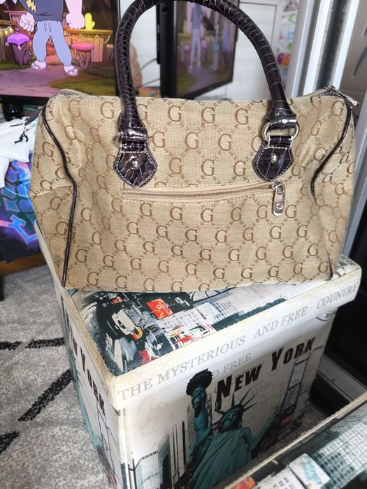 Geanta Gucci nu e originală in stare foarte buna