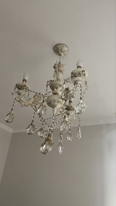 Продаю люстру срочно