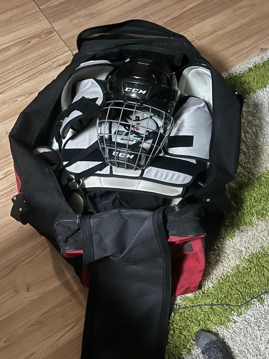 Продам форму для хоккея