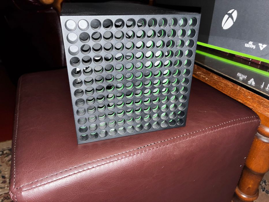 Xbox series X 1TB negru + 3 jocuri si 2 controllere