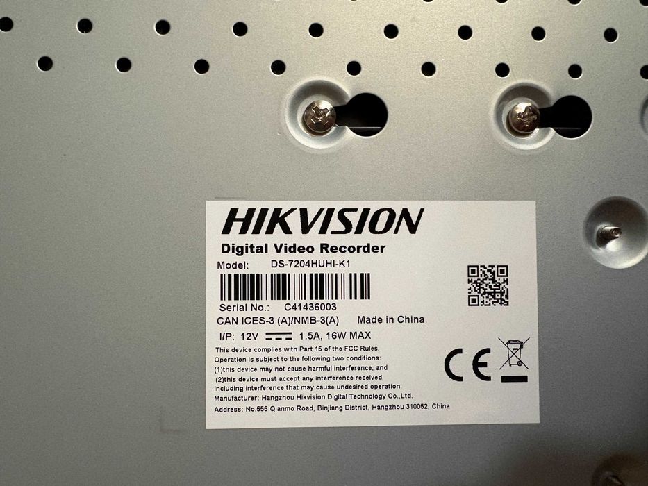 DVR Hikvision DS-7204HUHI-K1 8 canale IP, 4 canale Turbo HD H.265+ folosit 3 luni stare ca nou