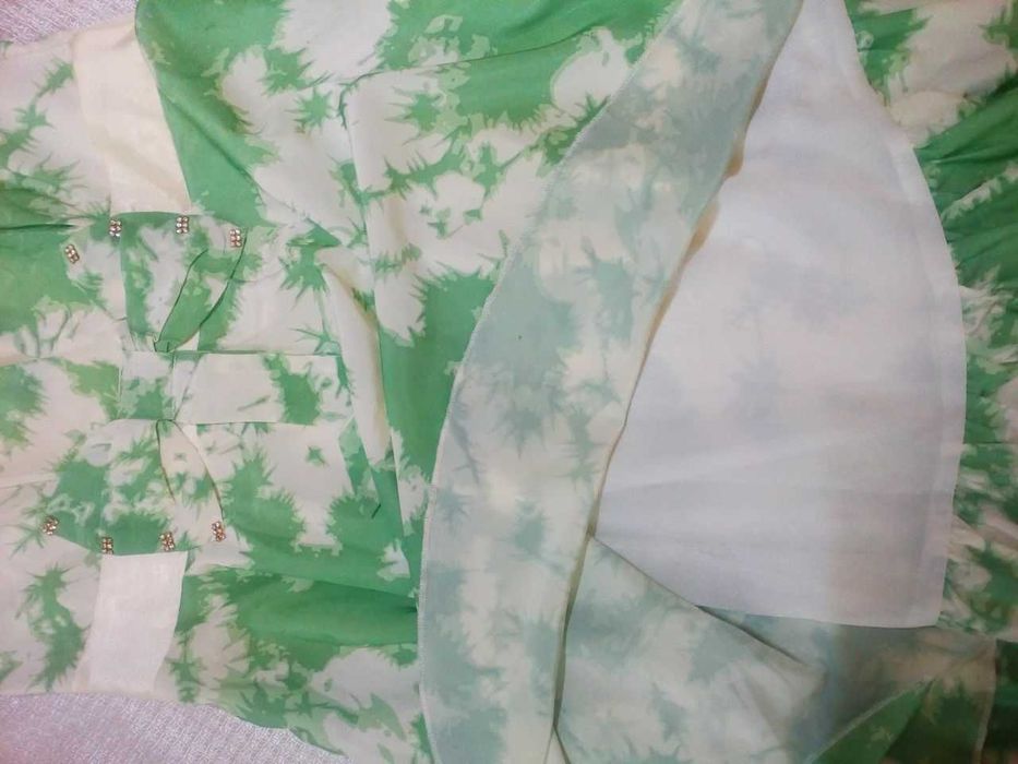 Платья шелковые , нарядные