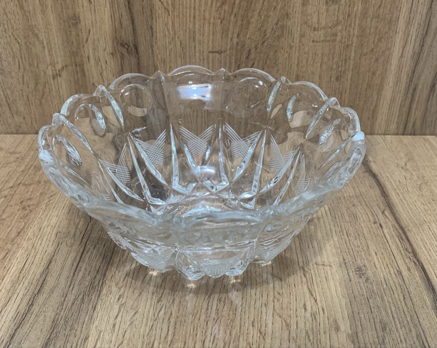 Вазы конфетницы салатницы