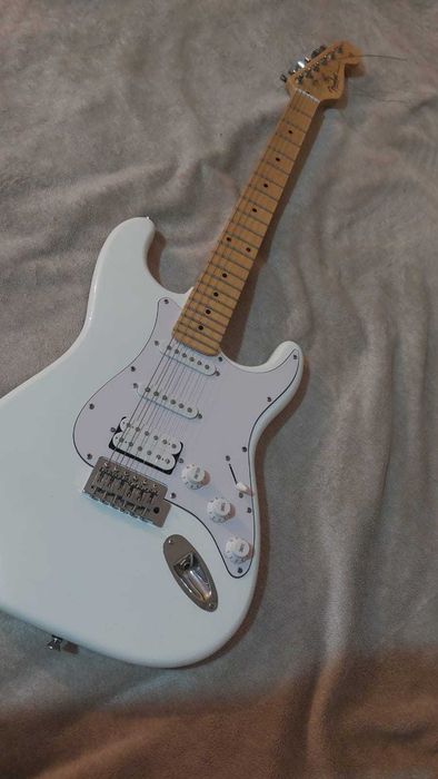 Электрогитара fender replic STRATOCASTER HSS