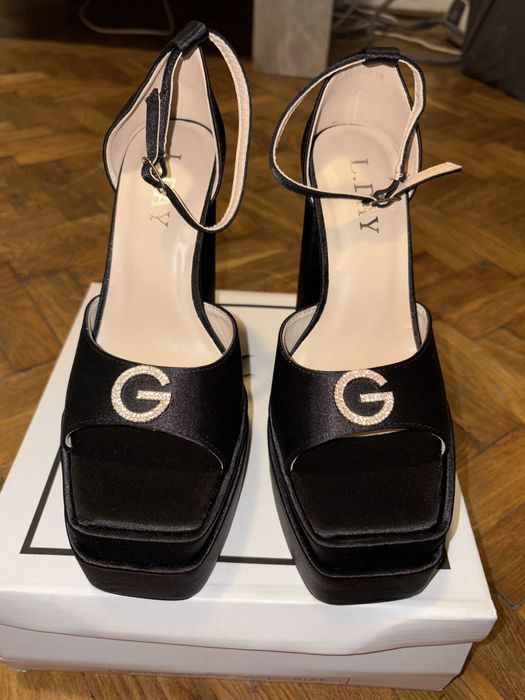 Sandale cu toc si platforma