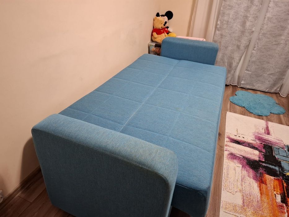 Canapea extensibila cu loc de depozitare