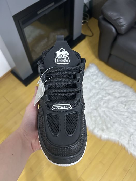 Adidasi LV Skate Black White