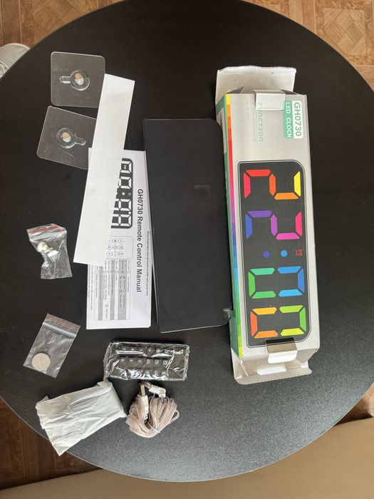 Нов Голям Дигитален LED Часовник GH0730 с Дистанционно Управление, RGB Цветове и Термометър