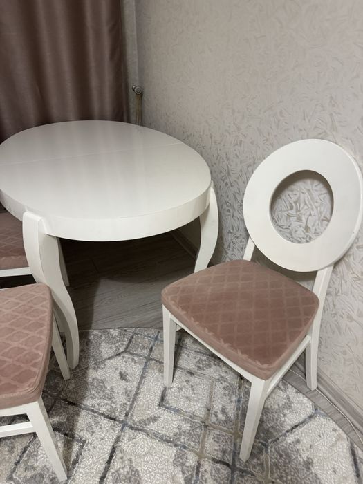 Продам стол и стулья