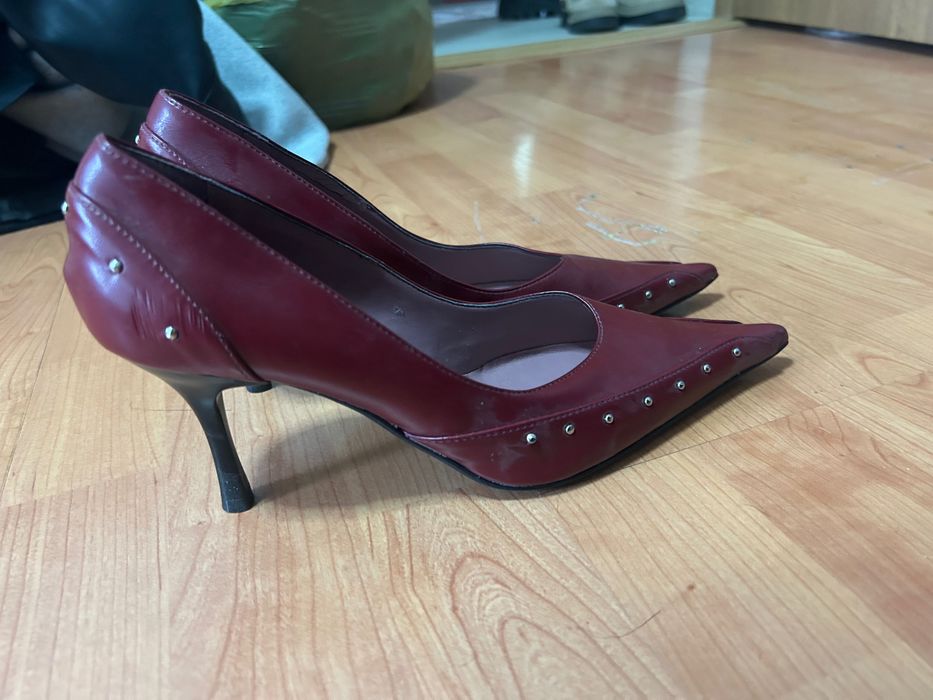 Pantofi cu toc burgundi