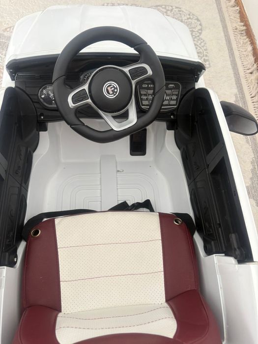 Детская машина на пульте