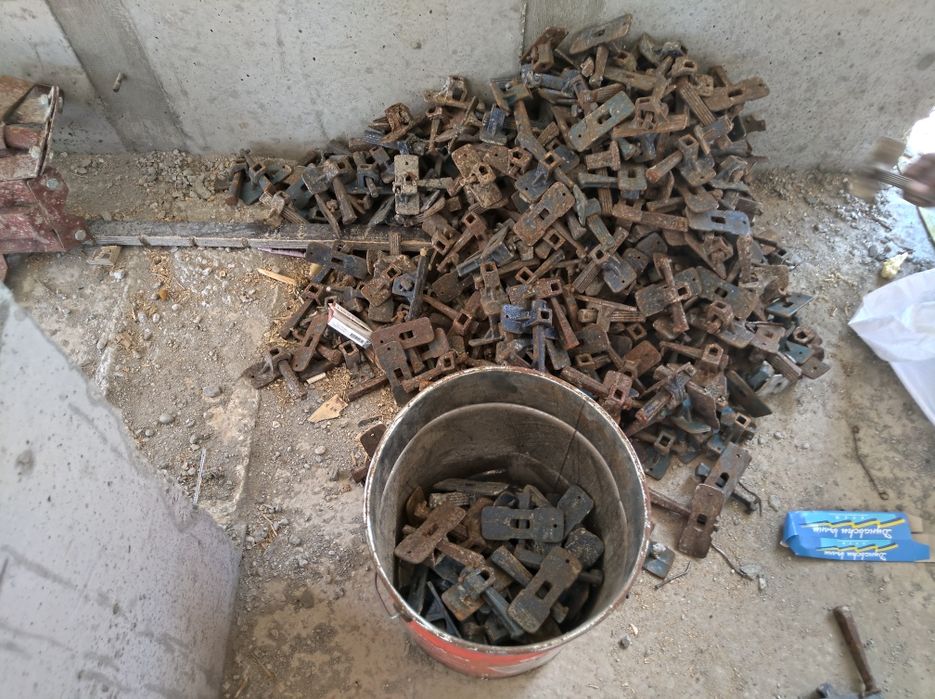 Шпани шпилки и жабки за скеле - нови и употребявани