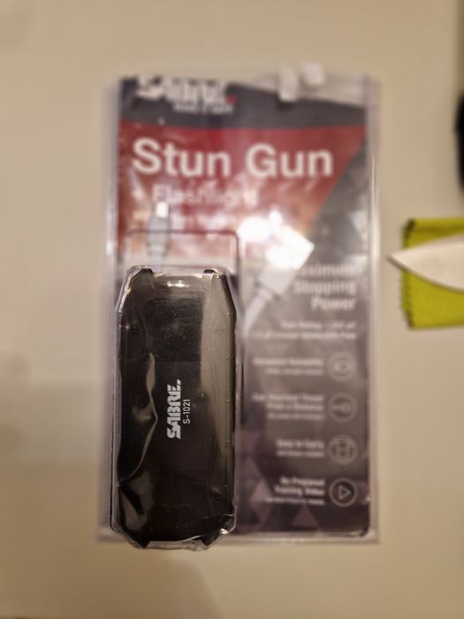 Нов нож Praxis Nitro-V  и два електрошока Sabre