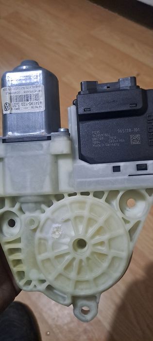 Modul motoras geam spate dreapta vw Passat B6 2008 2009 2010 1K0959794