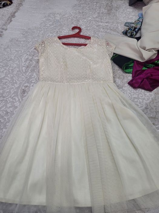 Все платье по 5000 тг