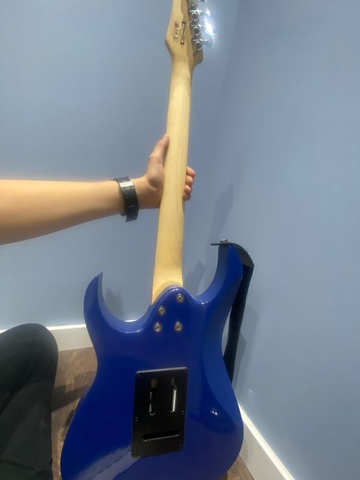 Chitara electrica albastra Ibanez