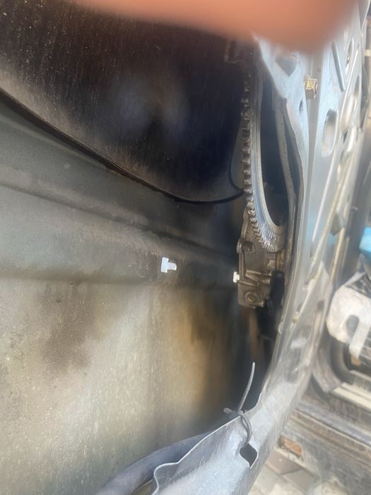 Двери на 124 мерседес