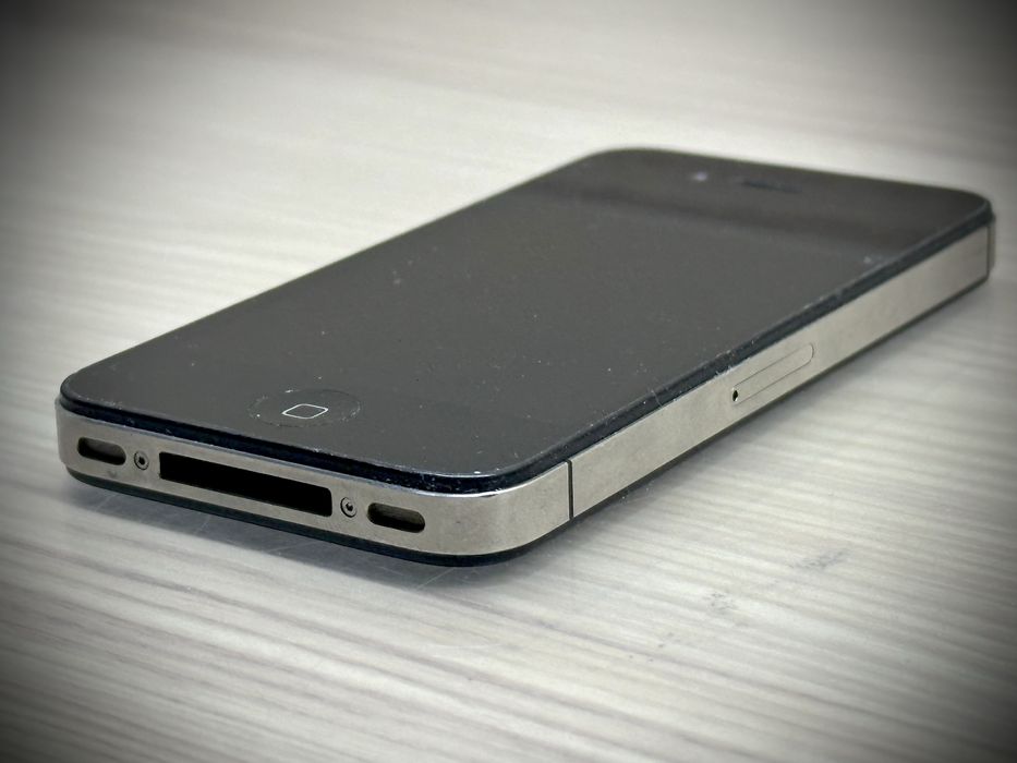 Черный iPhone 4S на запчасти