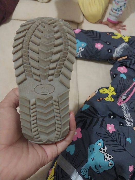 Комбинезон для девушек + обувь размер 23