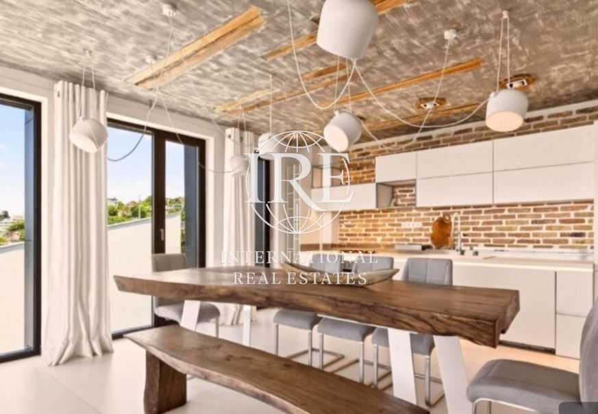 Дава се под наем Четиристаен апартамент в Варна, Бриз - 185 кв.м за 2801 € - Снимка #4
