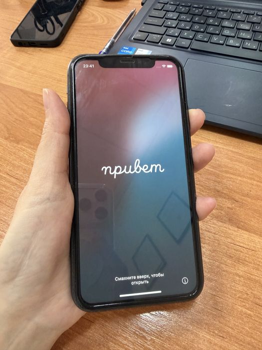 Продам IPhone 11