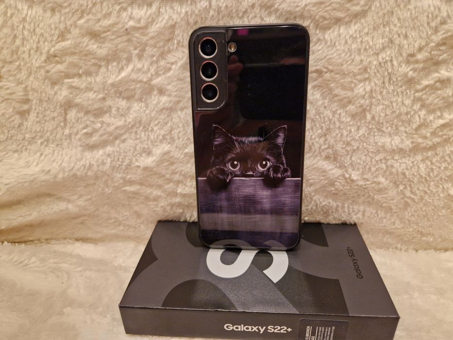 Продам телефон Samsung S22 Plus